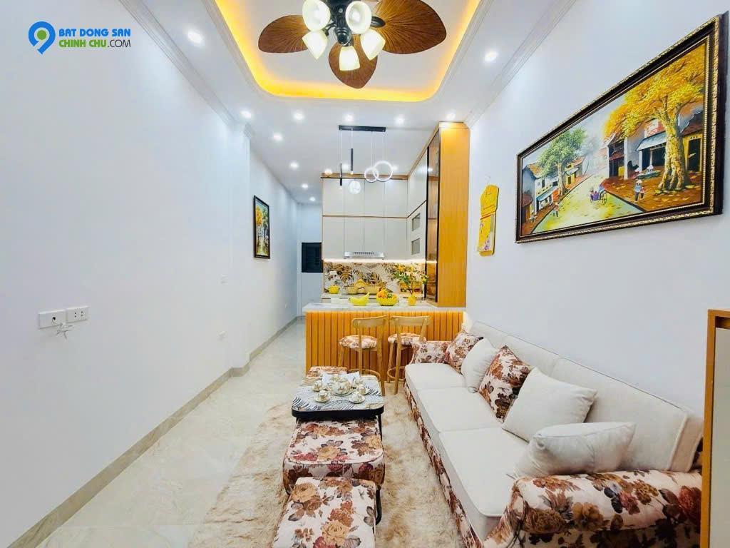 Nhà đẹp 5 tầng, 3PN, Hoàng Mai, 28m², nội thất cao cấp, chỉ 5.5 tỷ