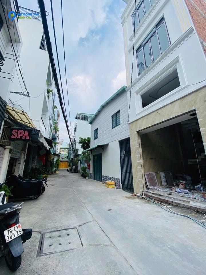 Nhà mới 100% – 5 tầng lô góc Tân Quý – Gần AEON, khu dân trí cao, sổ nở hậu