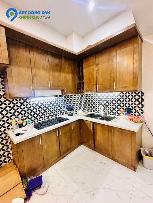 SIÊU PHẨM CẦU GIẤY  - NHÀ ĐẸP DÂN XÂY - NGÁCH THÔNG - FULL NỘI THẤT 90% - Ô TÔ ĐỖ CỔNG CÁCH 10M