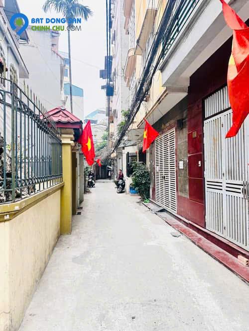 SIÊU PHẨM CẦU GIẤY  - NHÀ ĐẸP DÂN XÂY - NGÁCH THÔNG - FULL NỘI THẤT 90% - Ô TÔ ĐỖ CỔNG CÁCH 10M