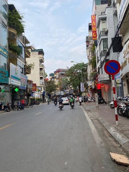 Siêu Hiếm - MẶT PHỐ VIP Giảng VÕ - VỪA Ở VỪA KINH DOANH - GIÁ SIÊU RẺ. 52m chỉ 10.5 tỷ