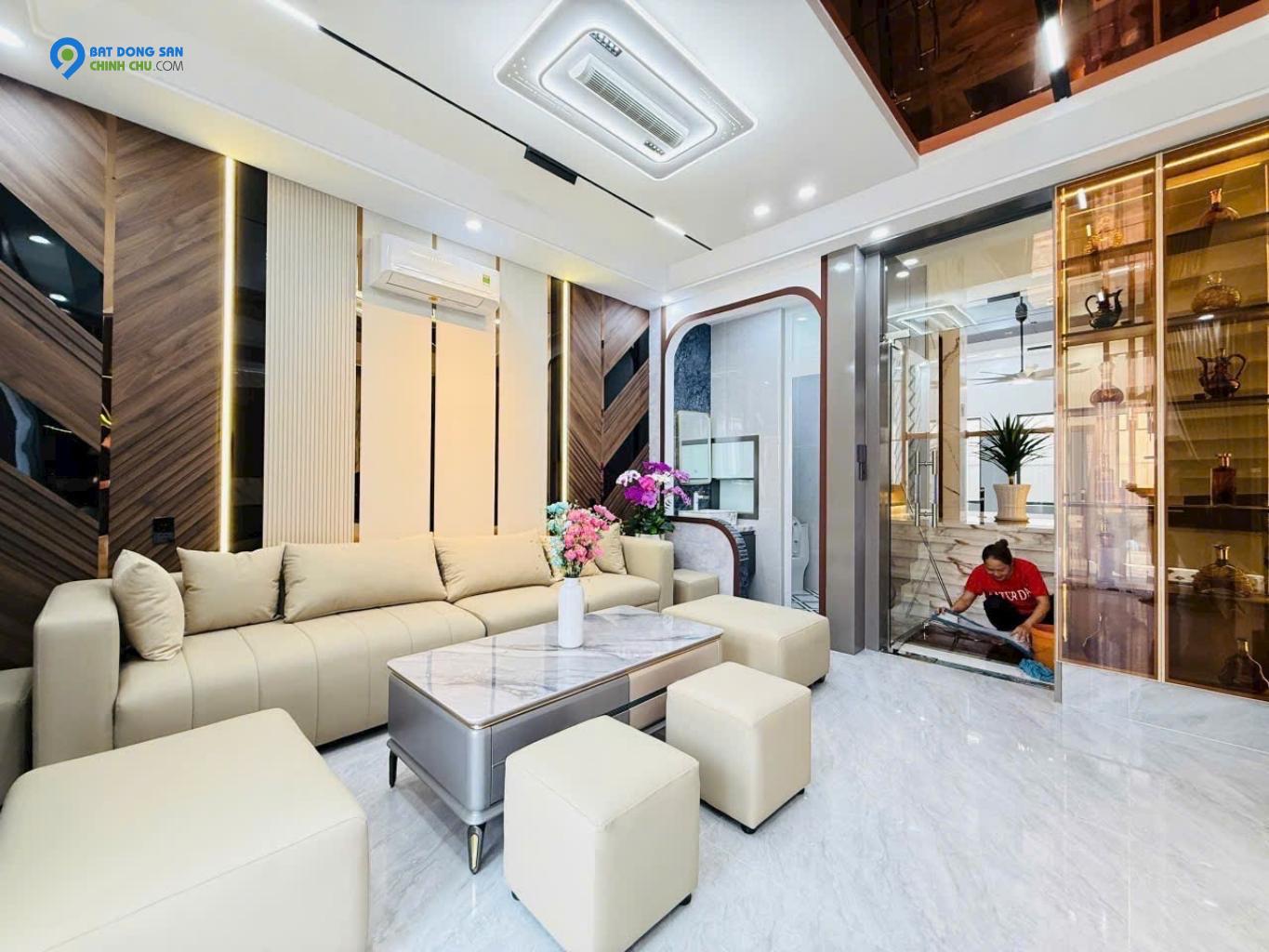 Siêu Phẩm nhà 7 Tầng có thang máy, Mặt Tiền KD Quận Gò Vấp, Full nội thất cao cấp. Diện tích SD 690m2 giá chỉ 17 tỷ 5.