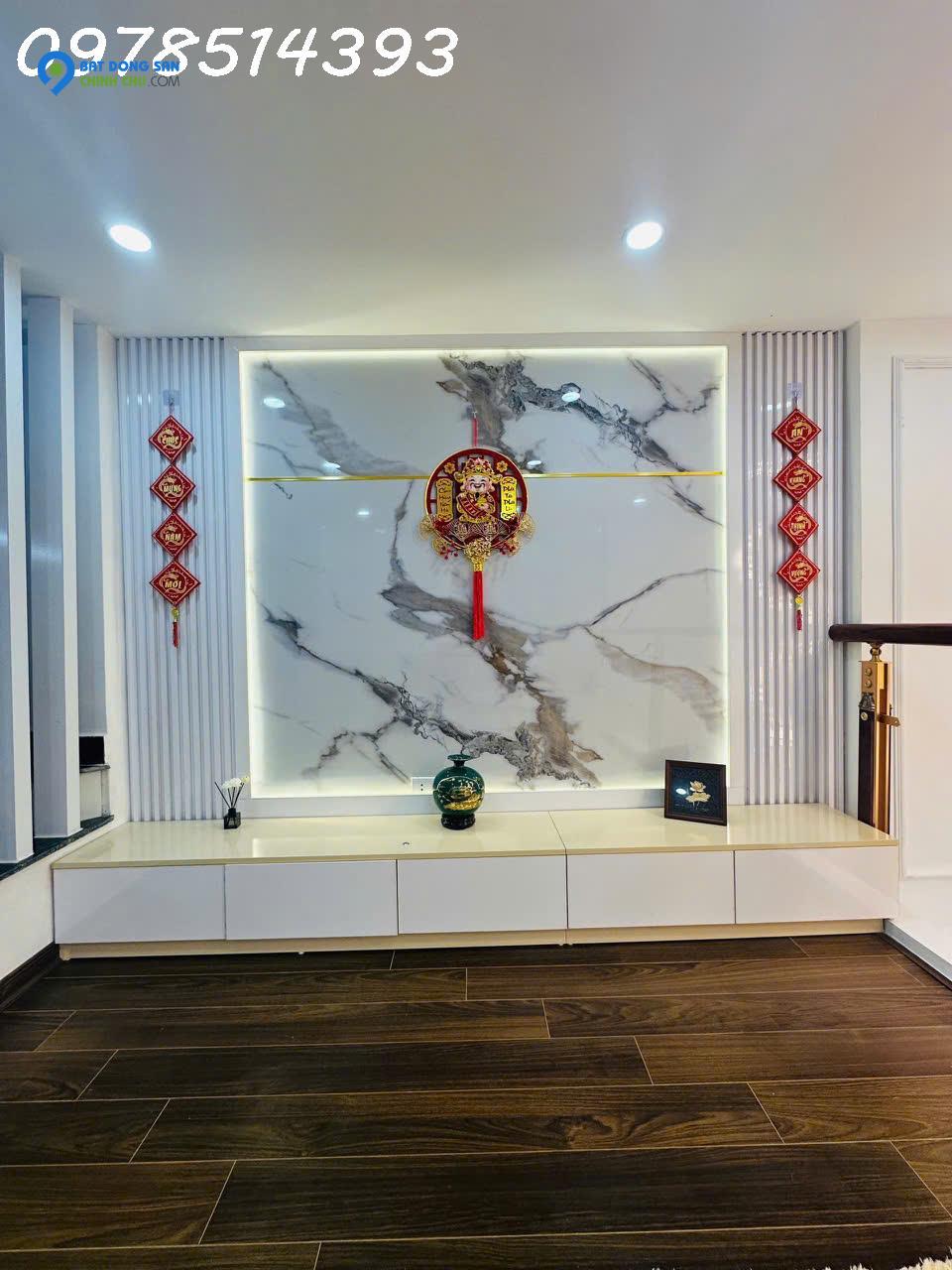Siêu phẩm Cầu Giấy 30m2, 5 tầng - Nội thất xịn - Thông tứ phía bạt ngàn tiện ích.