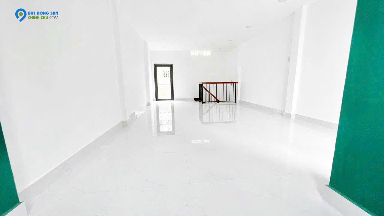Thuê nguyên căn hẻm xe hơi Q10- Ngang hơn 4m, mới tinh 4 tầng suốt: 20 Triệu. Mr Vũ: 0933910039