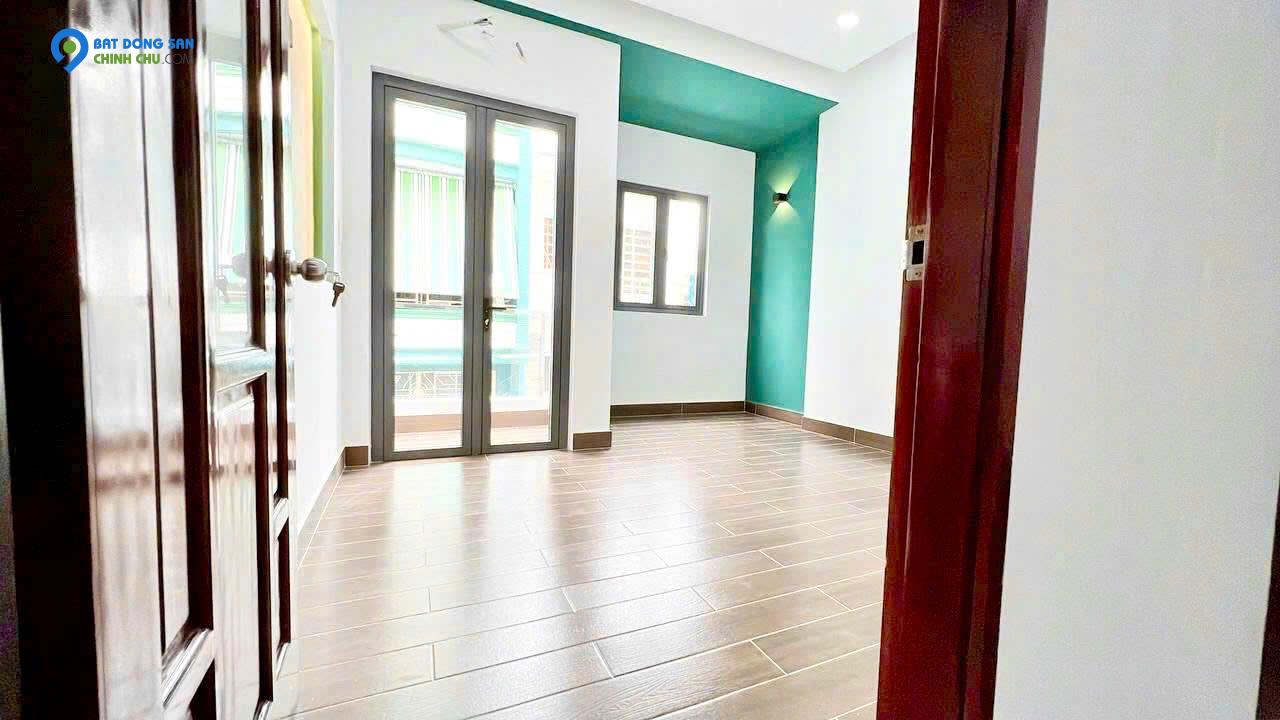 Thuê nguyên căn hẻm xe hơi Q10- Ngang hơn 4m, mới tinh 4 tầng suốt: 20 Triệu. Mr Vũ: 0933910039