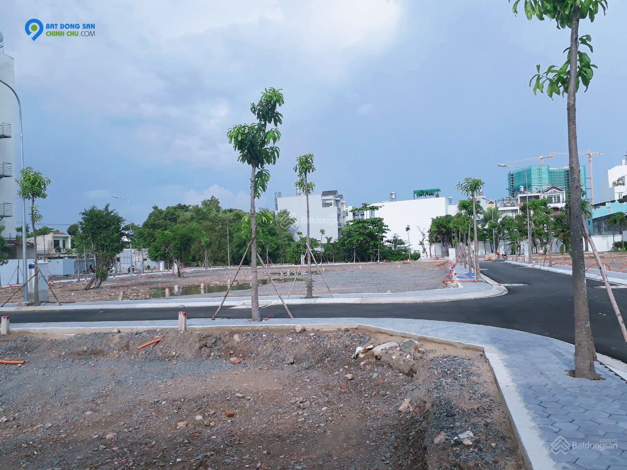 lô 2 mặt tiền nhựa ngay TTHC chơn thành 1ty2/200m2